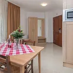 Porto Samaria Apartment