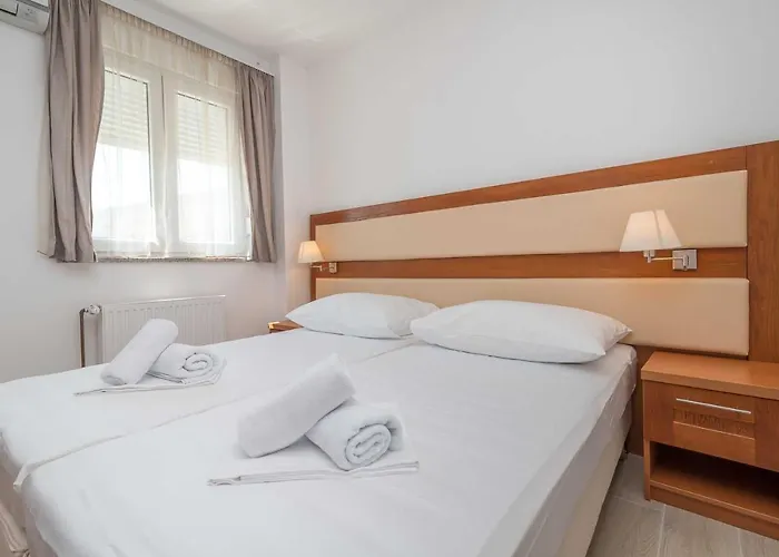 Porto Samaria * Trogir